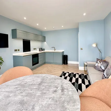 The Azura No 4 Apartment